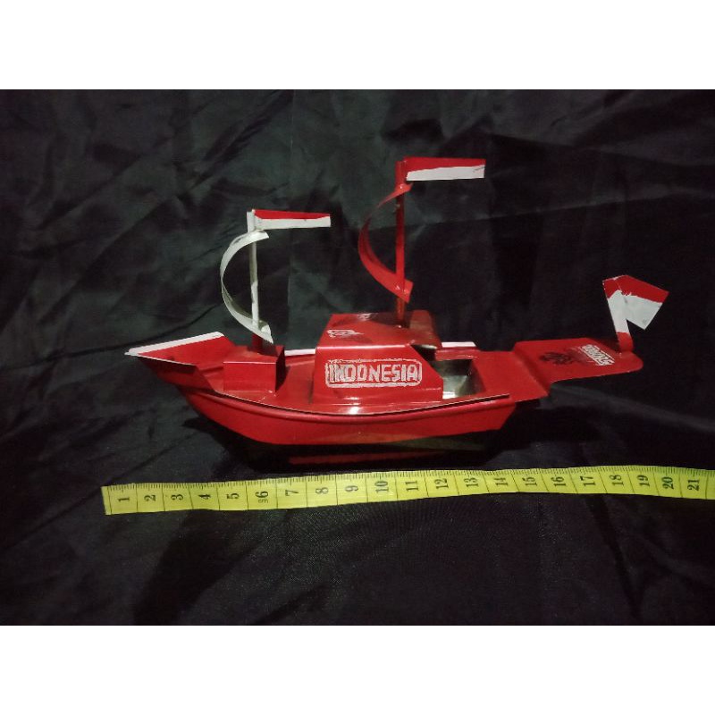 kapal Otok otok Perahu Layar 20cm