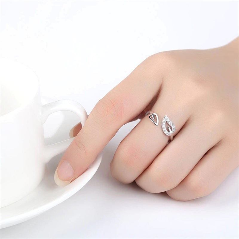 Cincin Model Terbuka Desain Daun Hias Berlian Gaya Korea Untuk Wanita