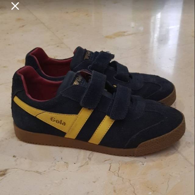 Sepatu anak gola preloved