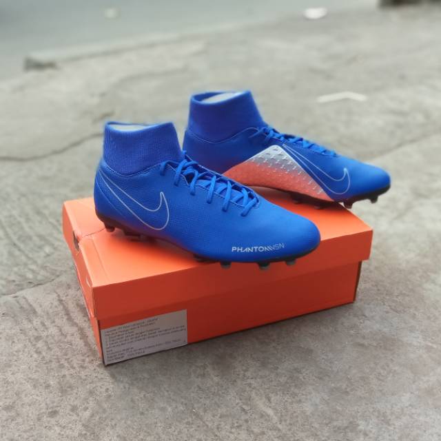 Spatu Bola Nike Phantom Vsn Fg