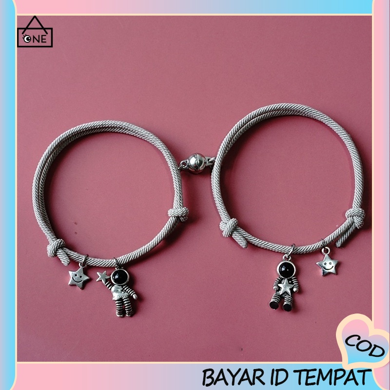 COD❤2pcs/set Couple Gelang Pasangan Magnetik Lucu Astronot Liontin Gelang Disesuaikan Gaya Korea A one