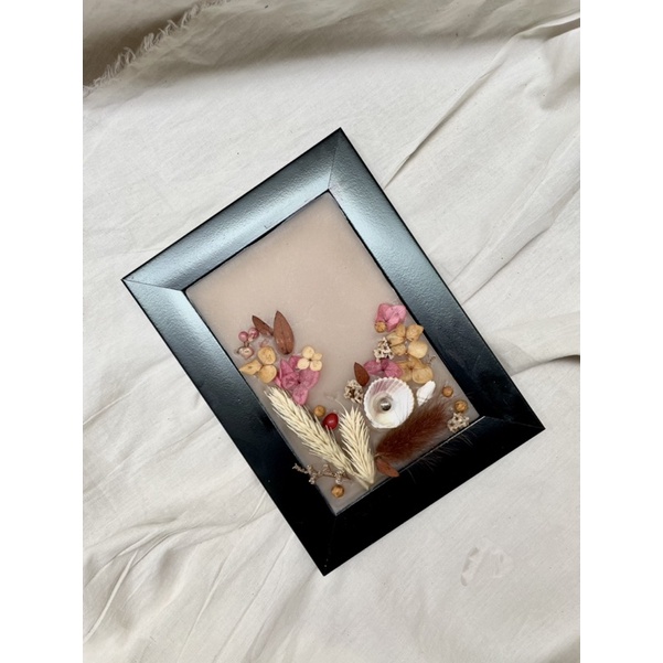 

WAX ART SOUVENIR HAMPERS