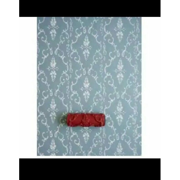 Roll cat motif