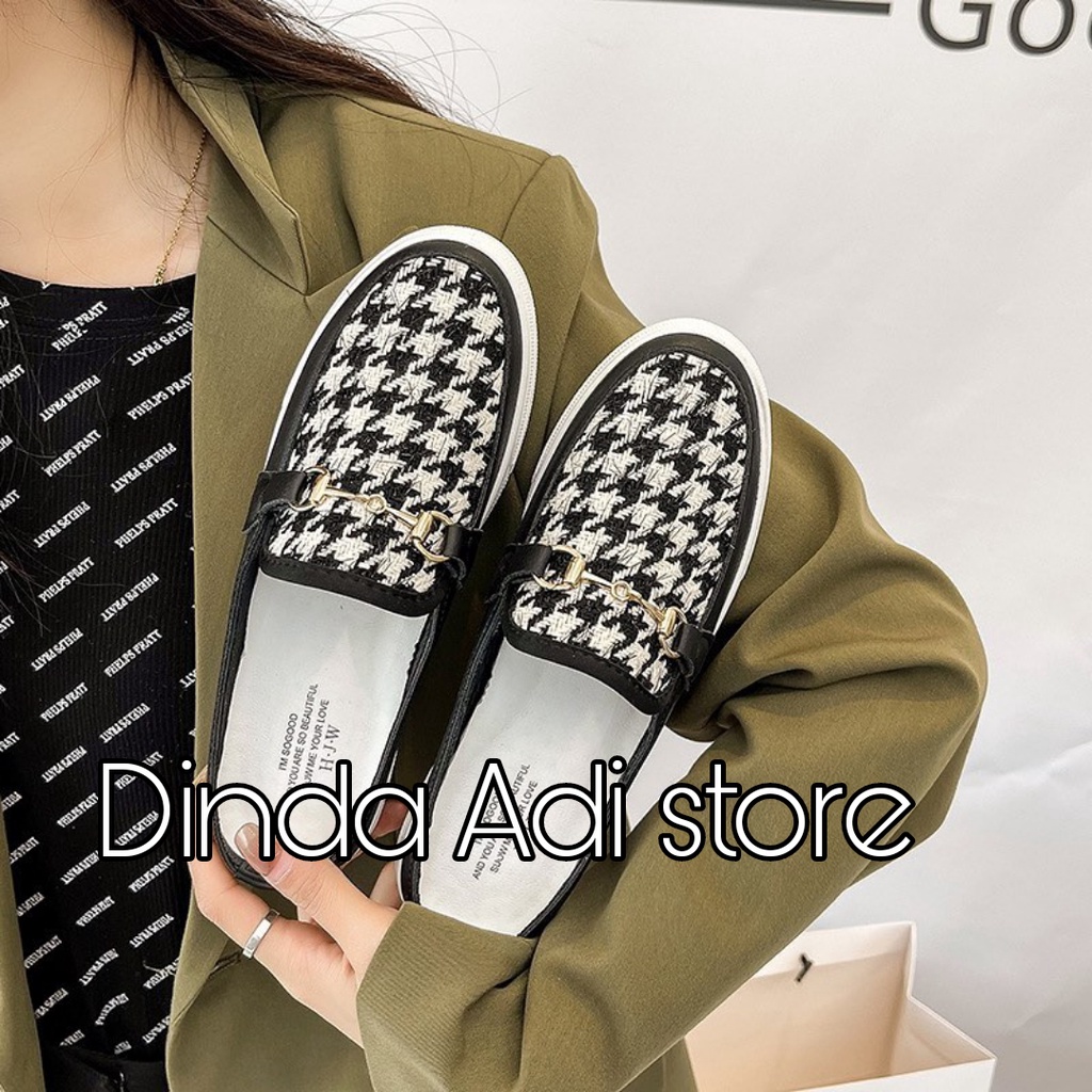 Dinda sepatu wanita Slip on lintang kenanga model terbaru 2023 best seller warna hitam dan putih ukuran 37-40