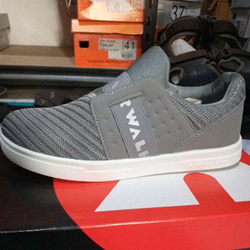 sepatu anak airwalk original size 30, 33