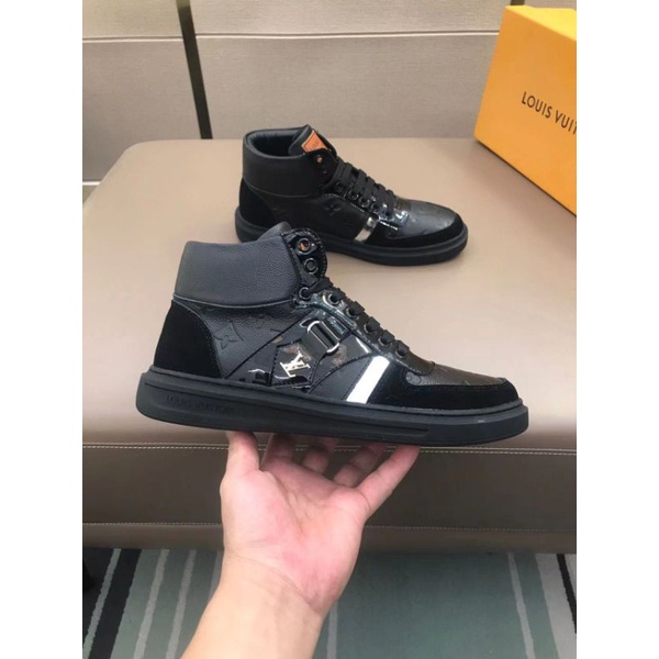 Sepatu lv sneaker mirror quality terlaris shoes lou is vuitton