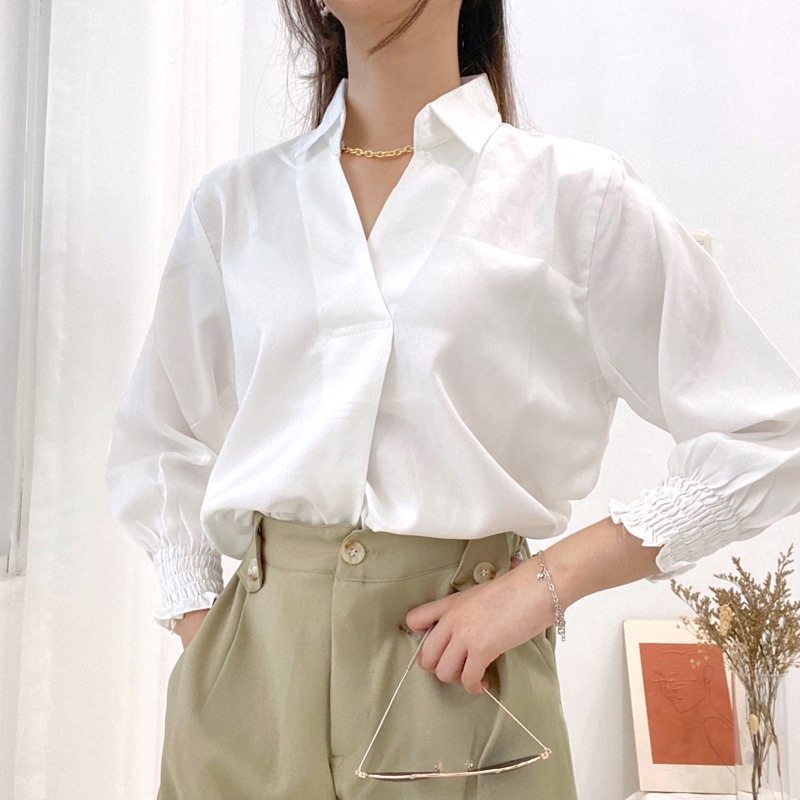 BEFAST - ZRX OOTD Blouse Wanita AYUDIA / KARA V-Neck Blouse with Collar / Blouse Kerah Collar / Pakaian Wanita Casual / Blouse Polos / Fashion Wanita Kerja / Blouse Kerah V / Terbaru 2022 / Blouse Lengan Panjang Karet