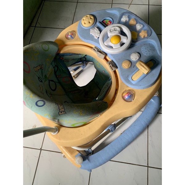 [Bekas] Baby Walker Family kondisi 70%