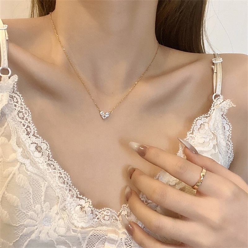 Kalung Rantai Klavikula Dengan Liontin Hati Kecil Gaya Mewah
