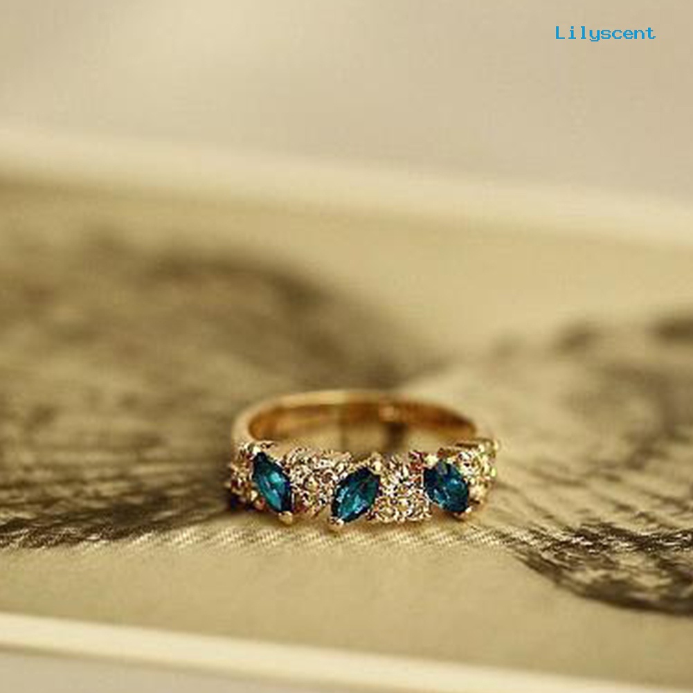 Cincin Jari Bahan Zamrud Cubic Zirconia Gaya Vintage Untuk Wanita