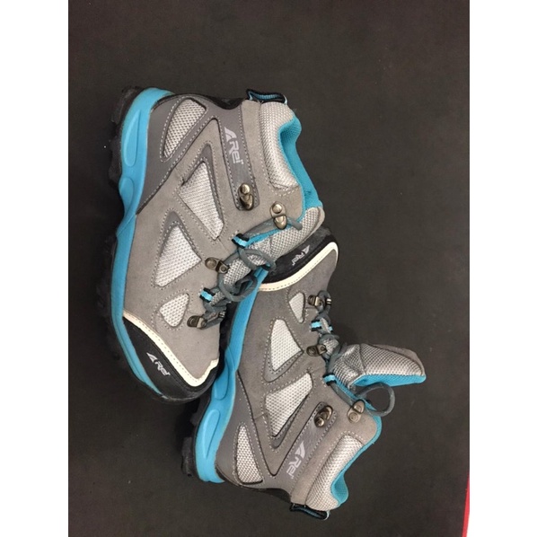 SEPATU GUNUNG WANITA SMITHSONIA AREI (SECOND) No Box