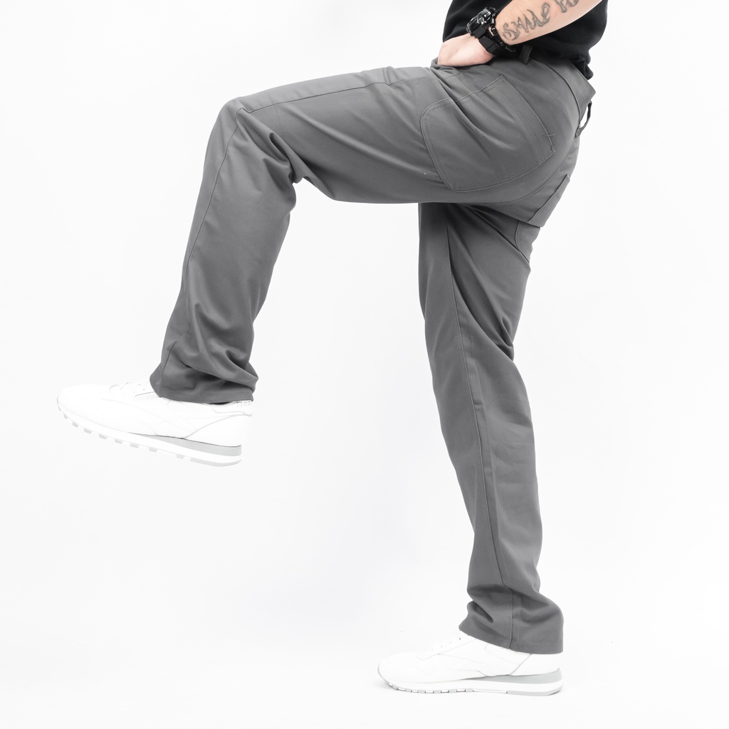 Gizmo Celana Chino Reguler Forthright Grey Loose pants Basic