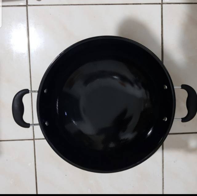 Wajan Enamel Hitam 36 cm merk PS. Kuali Hitam