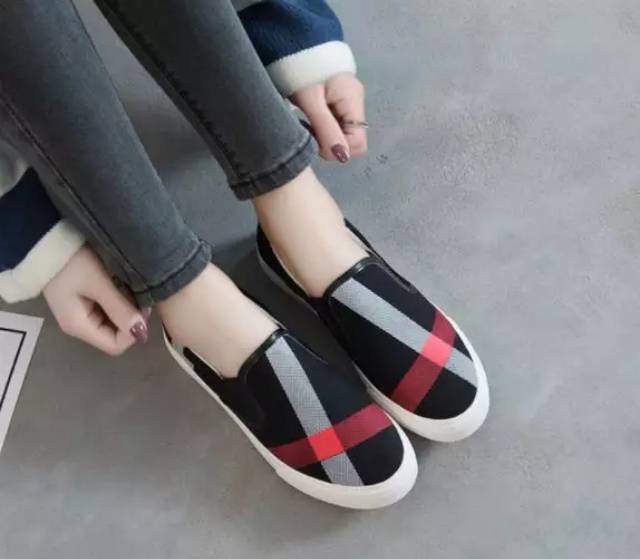 SEPATU WANITA SLIP ON NAYLA LINE ART BEST SELLER MURAH - COKLAT HITAM DAN PUTIH