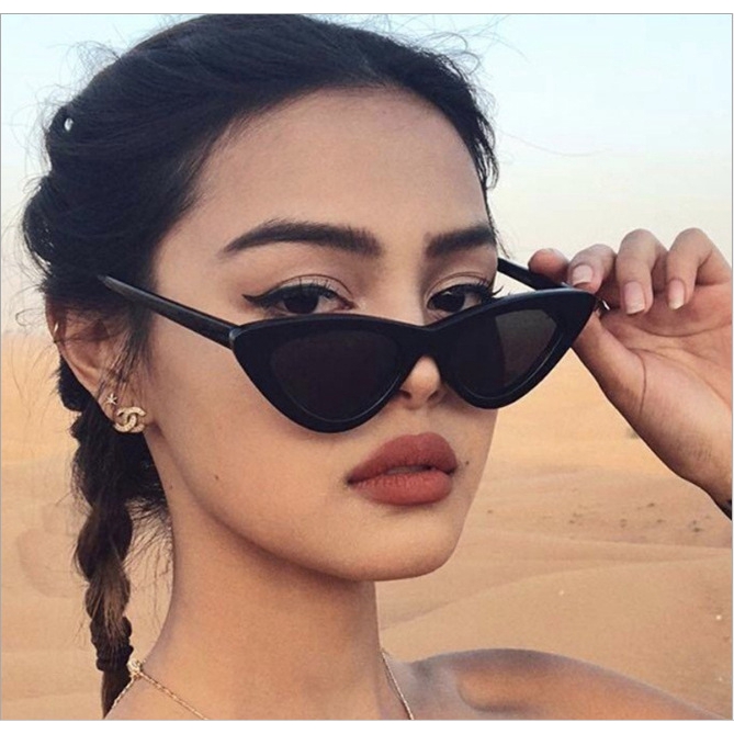 CATEYE Kacamata Hitam Bentuk Mata Kucing Segitiga Mini Anti UV Gaya Vintage Retro Hip-hop Untuk Wanita