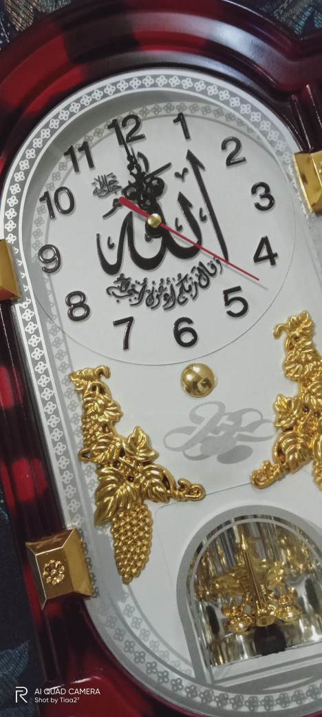 Jam Dinding Unik Bunyi Komedi Putar