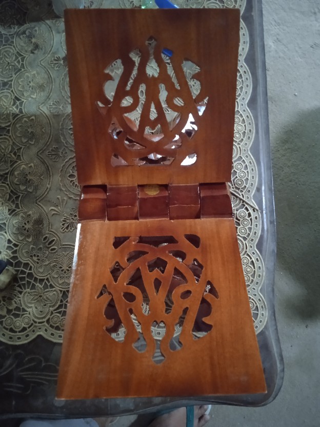 Rekal Tatakan Dudukan Al Quran Kayu Jati Campuran Motif Kaligrafi Ukuran 18 Cm