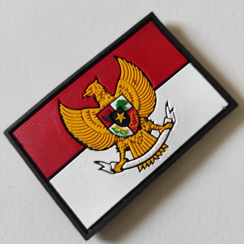 PATCH RUBBER LOGO GARUDA KOTAL DASAR MERAH PUTIH/TEMPELAN EMBLEM KARET VELCRO