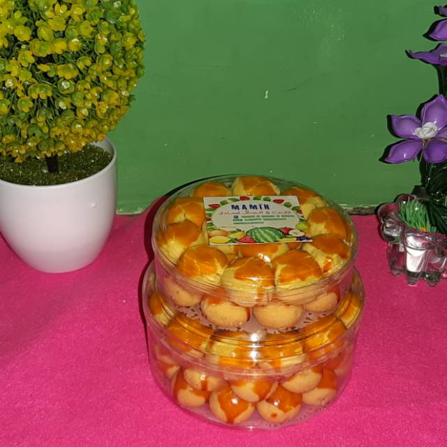 

Kue nastaar