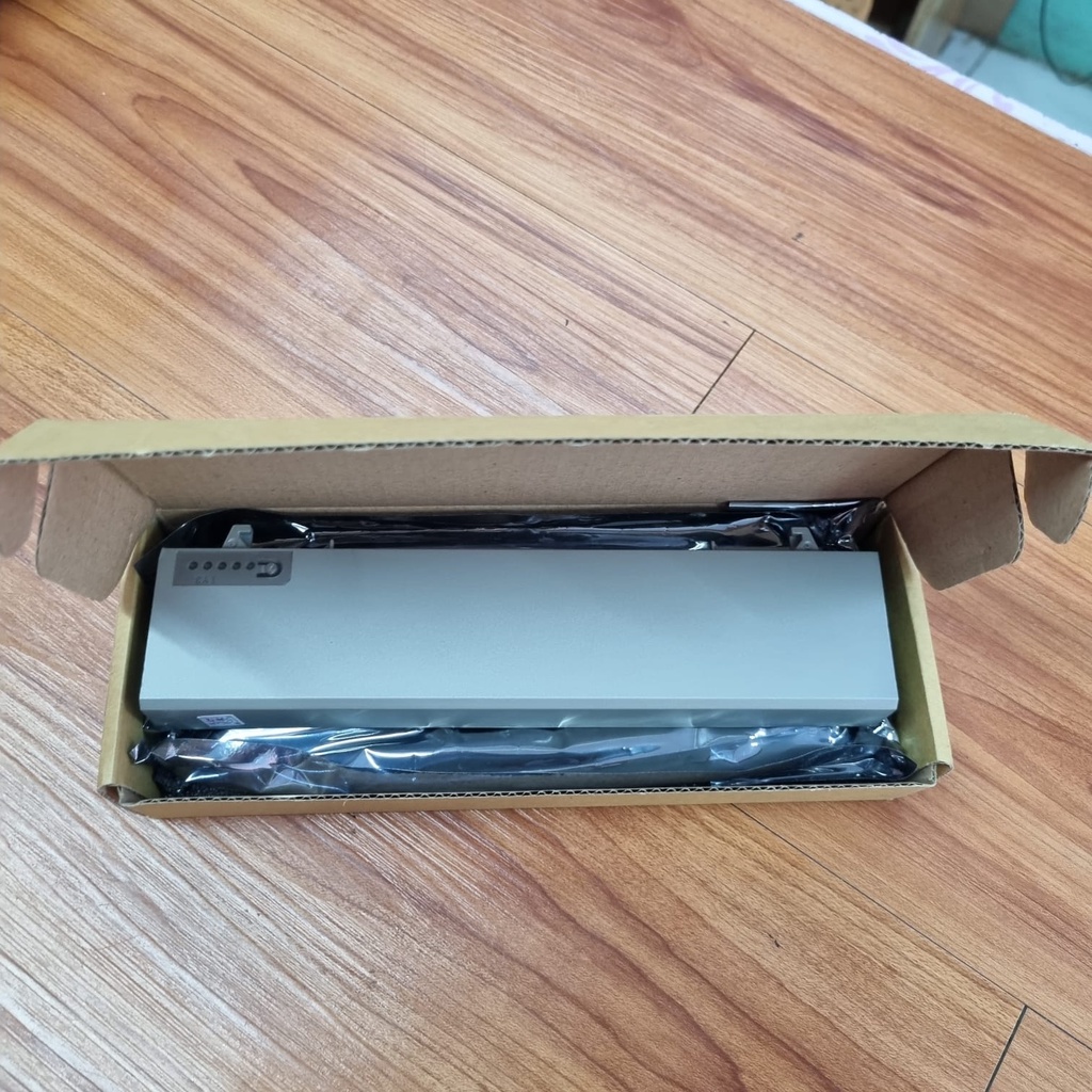 NEW BATRE LAPTOP DELL 6410-6400