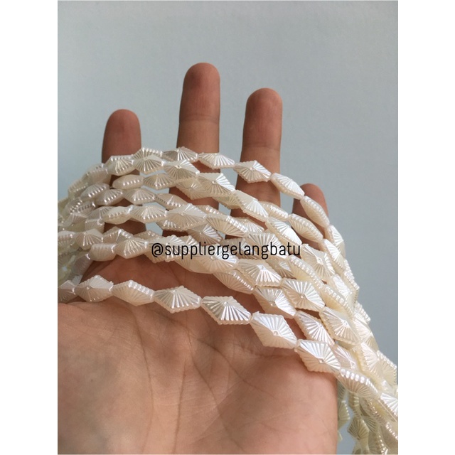 Mutiara Sintetis OVAL SEGI 4 ULIR WHITE PEARL TULANG manik aksesoris