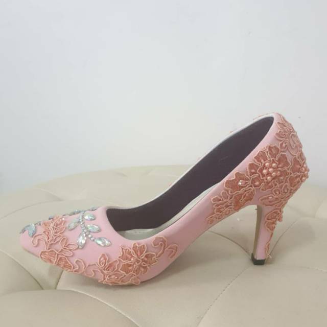 

SLIGHT Pointed Peach Display Stock 38