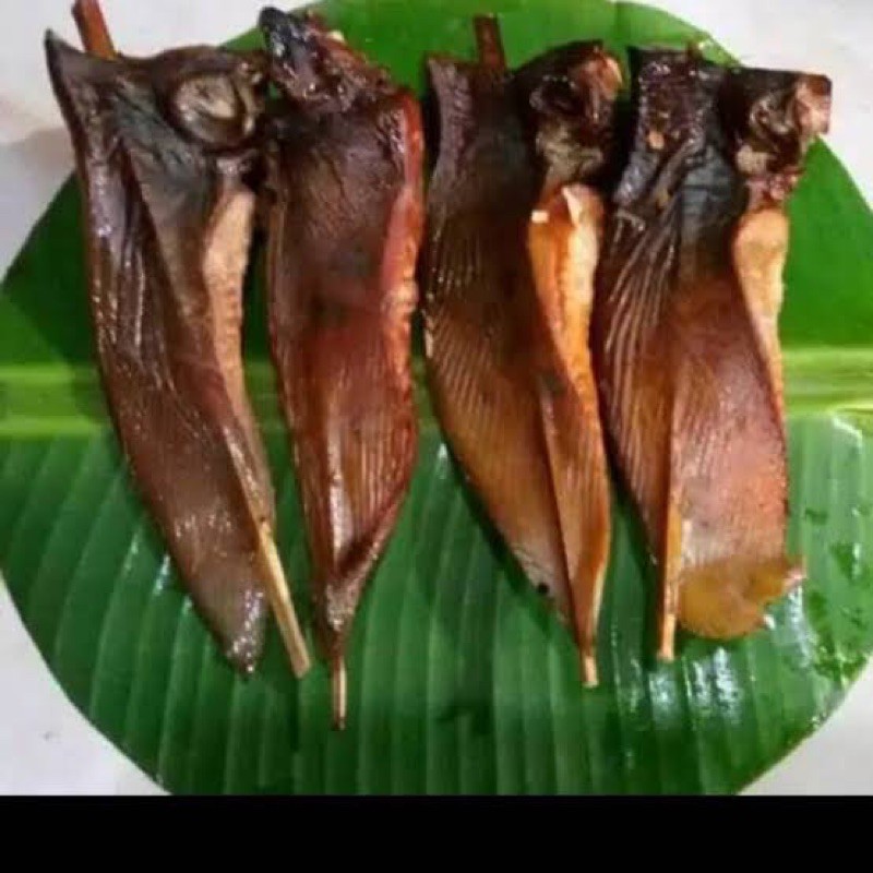 

Ikan Asap Pari / potong