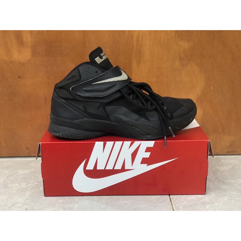 Sepatu basket Sneakers Lebron Size 44