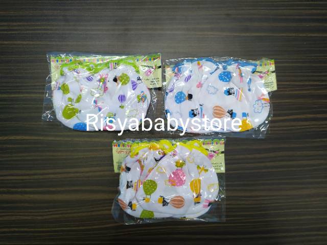 Sarung tangan kaki bayi motif