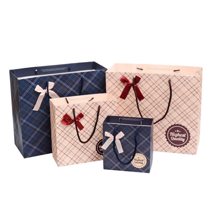 

KANTONG pita garis . KANTONG KADO PITA, PAPER BAG FANCY PITA TEBAL - Merah Muda