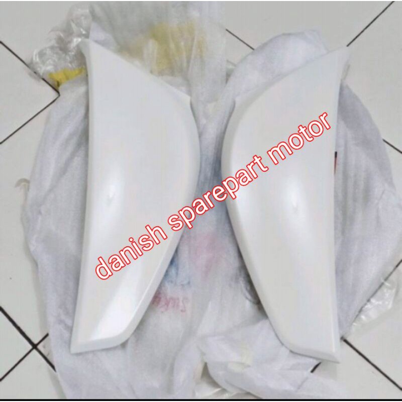 sayap yamaha mio J putih / cover body depan mio J / sirip / sayap luar mio j