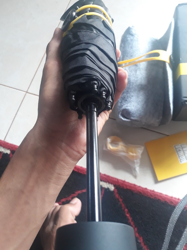 Mini Pocket Umbrella / Payung Lipat Super Mini Merk Black Lemon