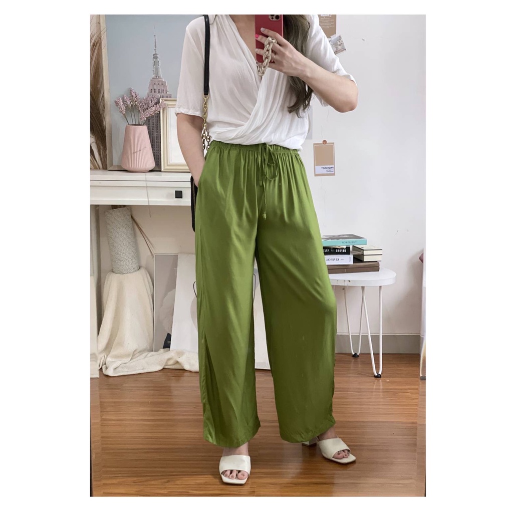 Uniqlo Relaco Long Wide Leg Pants