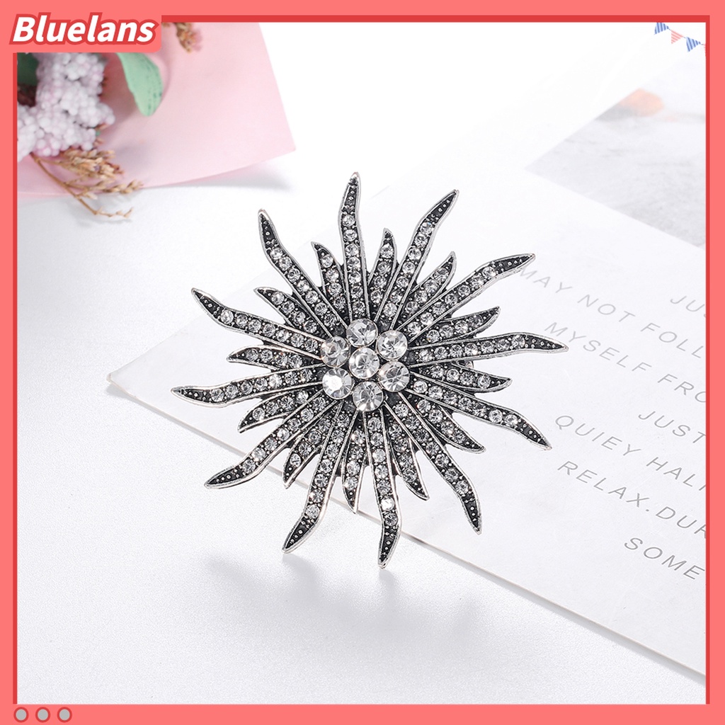 Bros Pin Bentuk Bunga Bahan Alloy Aksen Berlian Imitasi Gaya Vintage