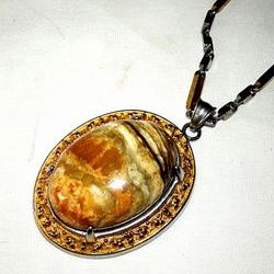 liontin batu akik pancawarna garut