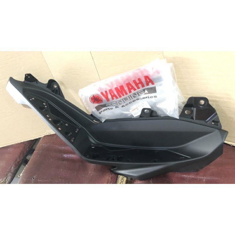 PIJAKAN KAKI KANAN - KIRI  NMAX 2015-2019 ORIGINAL YGP