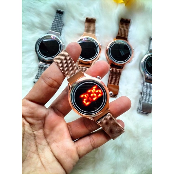 Jam Tangan Wanita LED Watch Digital Circle Convex Rantai Magnet Mesh