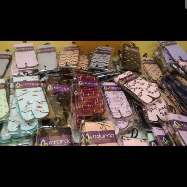 Kaos Kaki Muslimah Lusinan