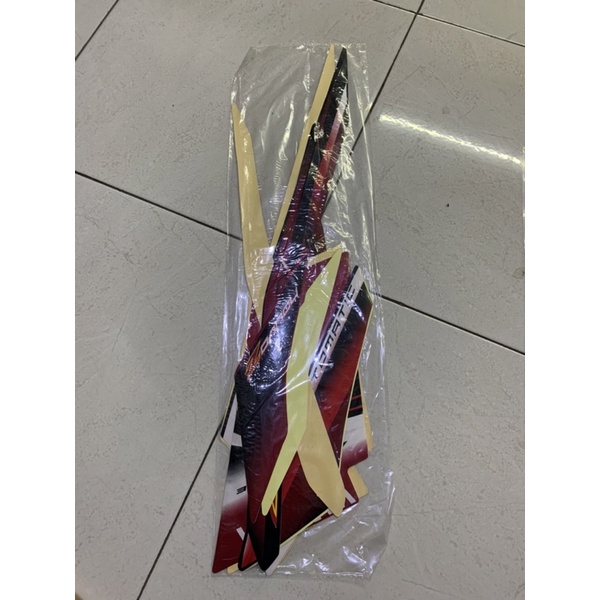 Striping nouvo z merah marun