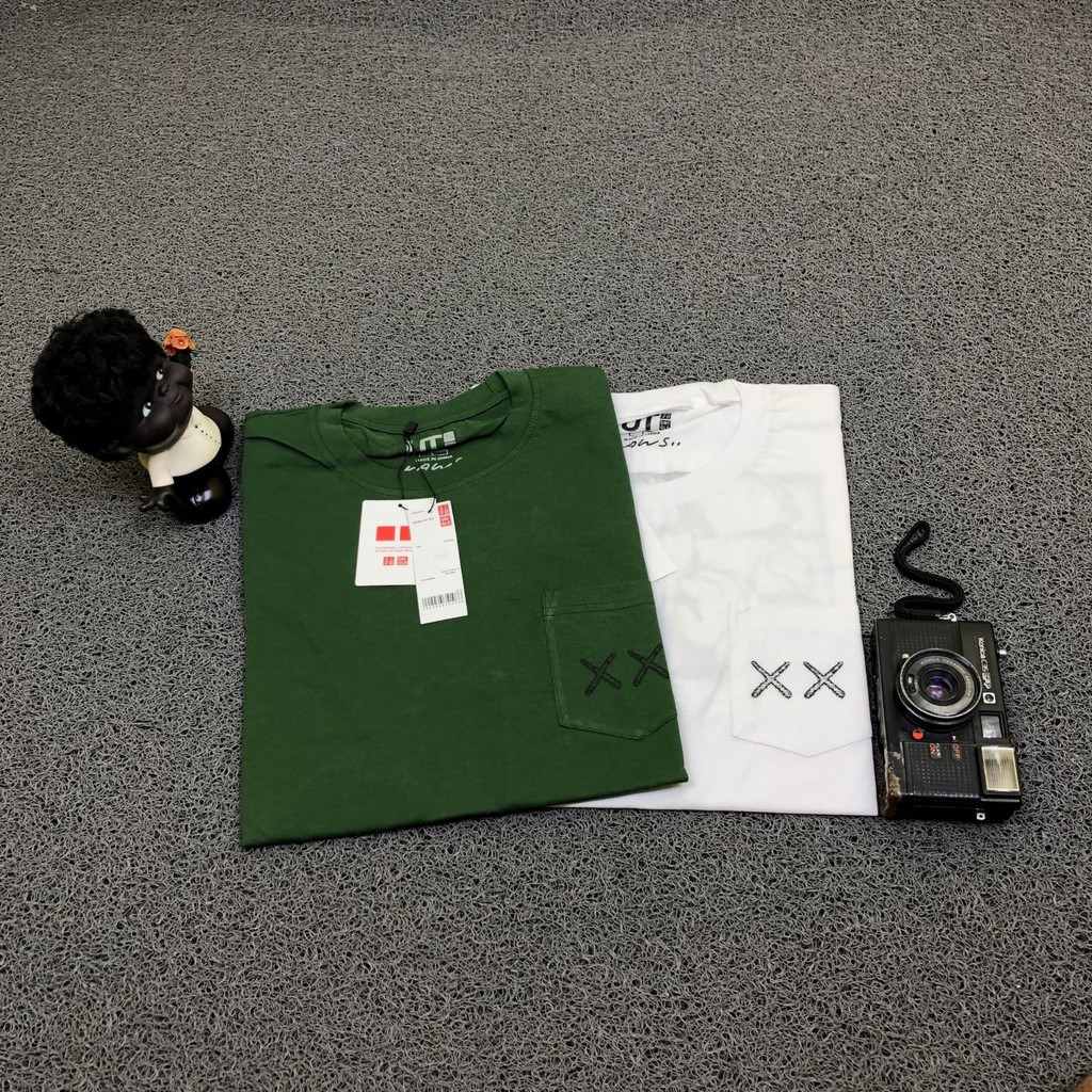 T SHIRT KAOS KAWS X UNIQLO X SESAME STREET XX POCKET VARIANTS