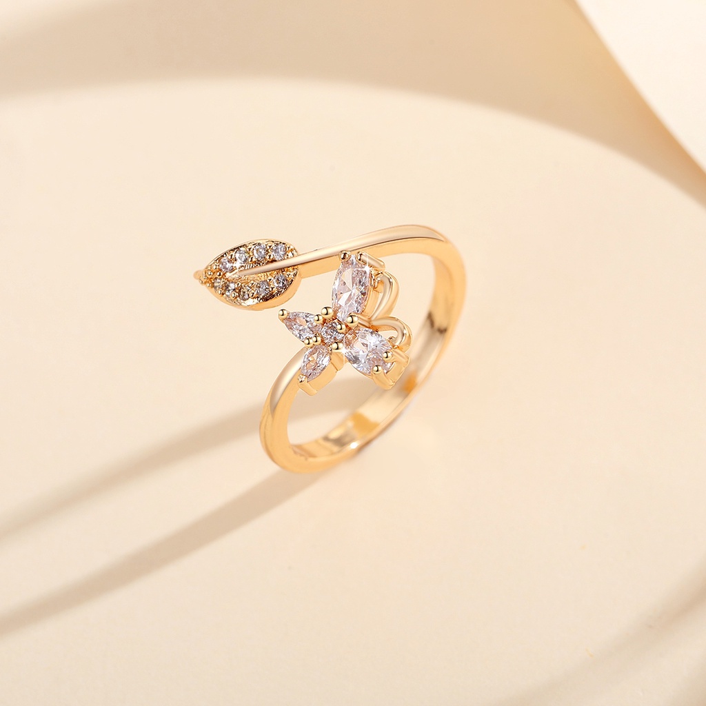 Y694【Barang spot】Cincin Baja Titanium Emas Berlian Kupu-kupu Wanita Fashion Perhiasan Kristal Pertunangan Kupu Rings