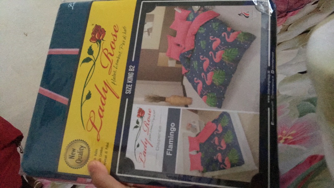 Sprei Lady Rose Uk. King (180x200)cm Dan Uk. Queen (160x200)cm Motif Character New