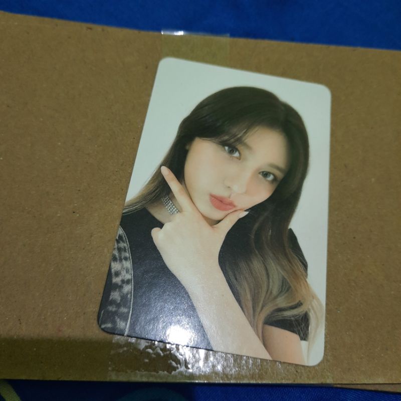 PC Photocard Gaeul ver 2 / ID Liz IVE album IVE OFFICIAL ready stock good condi