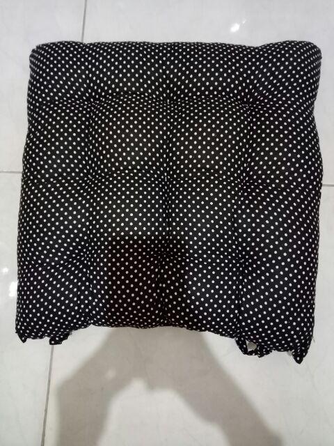 Bantal Duduk / Bantal Katun Polkadot / Bantal Silikon / Bantal Murah