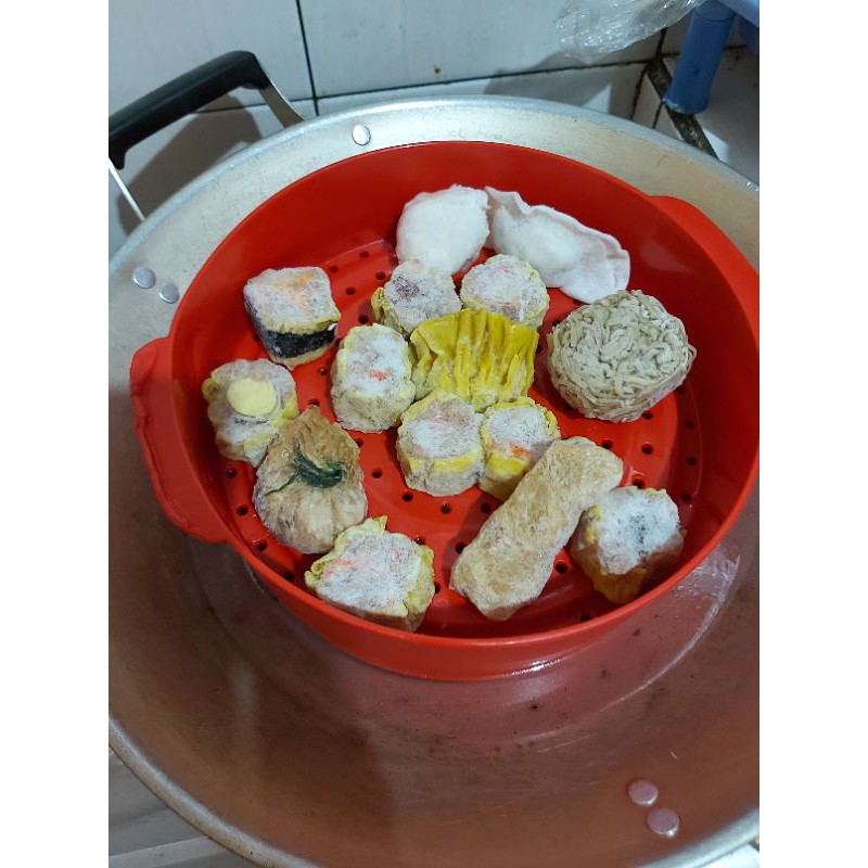 

dimsum frozen food 1 porsi isi 10 pcs dengan chili oil
