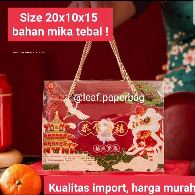 

Box imlek mika tenteng / Paper bag imlek / tas mika imlek / kemasan mika imlek / kantongan mika imlek / kantongan kue imlek / box mika imlek / kotak imlek mika / kotak mika imlek