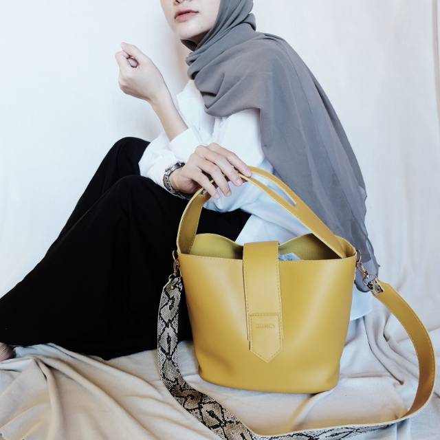 Tas selempang handbag janner import quincy label