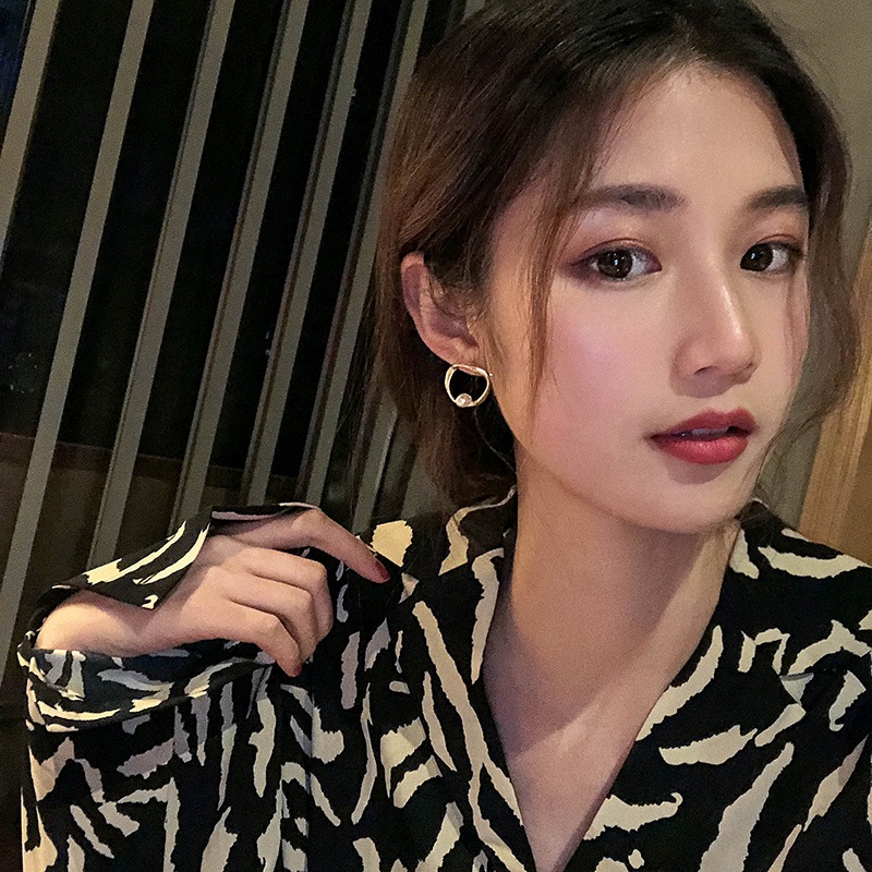 Anting Tusuk Mutiara Lucu Ala Korea Untuk Wanita