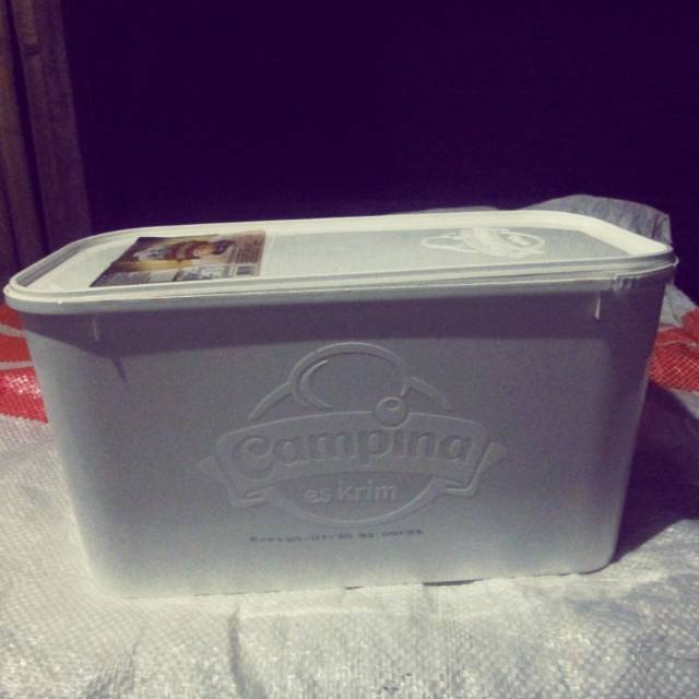 Ember es krim toples es krim box es krim 5 liter