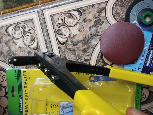 Tang Rivet / Hand Riveter Sellery